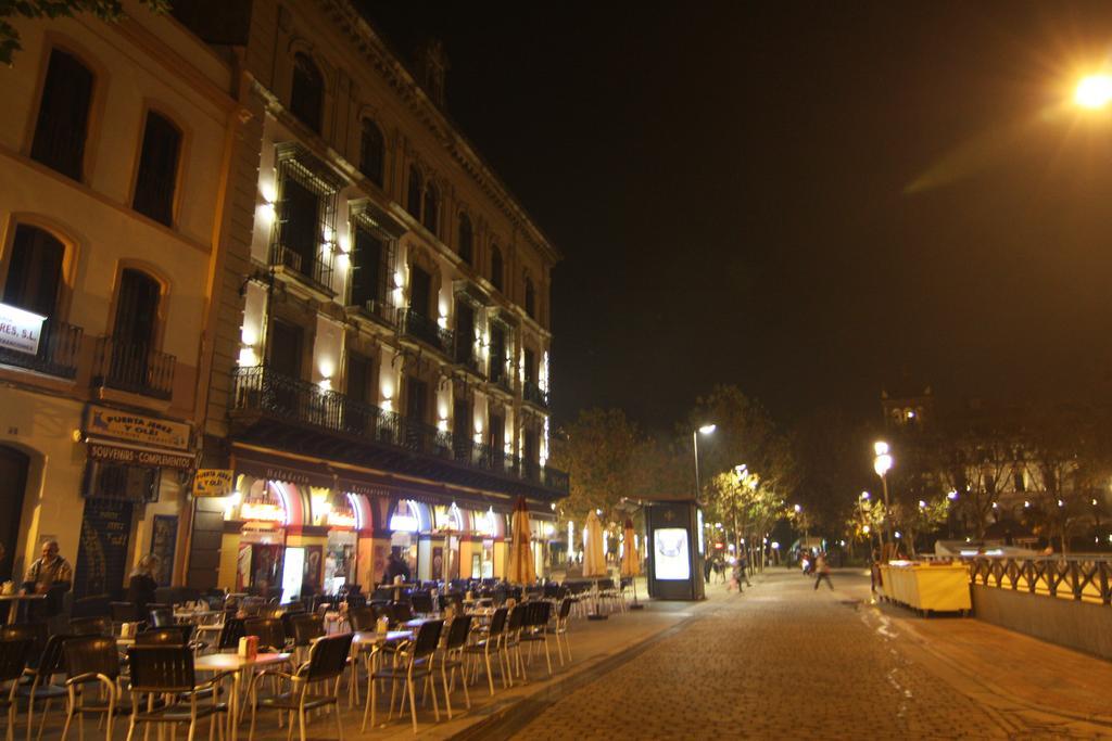 Hostal Dalis Sevilla Exterior foto